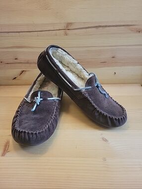 UGG Australia Women's Dakota 5133 Brown Suede Lace Up Moccasin Slippers Size 9